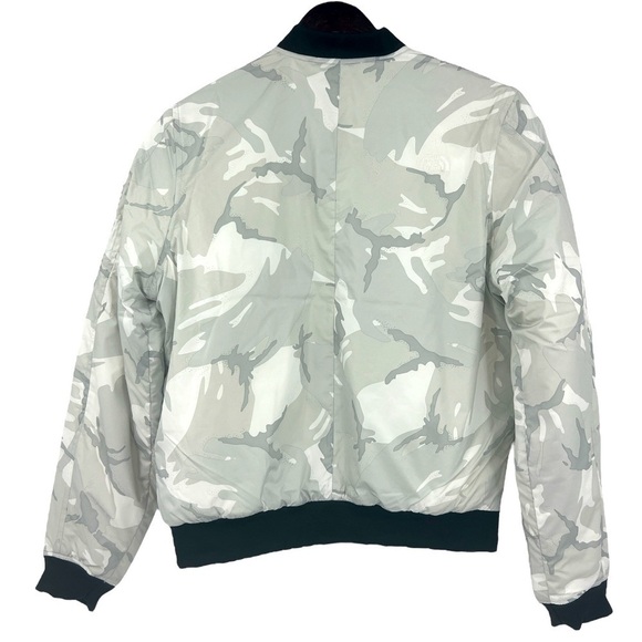 North Face Women’s White Disrupt Camo Bomber Puffer Jacket Sz S - Picture 4 of 11